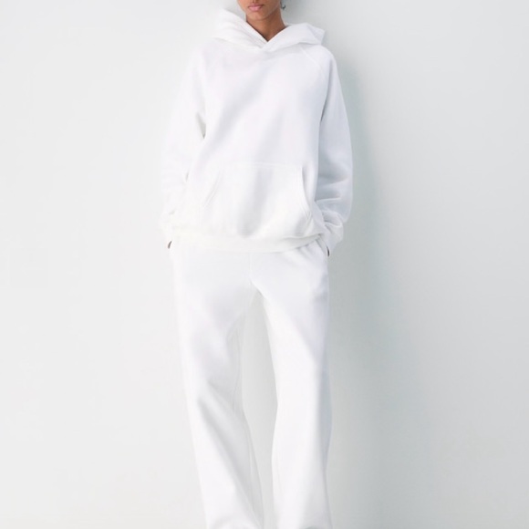 Aritzia Other - Aritzia White Boyfriend Supperfleec Sweatpants and Mega Fit Supperfleece hoodie